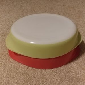 Set of 2 Vintage Pyrex Cake Pans